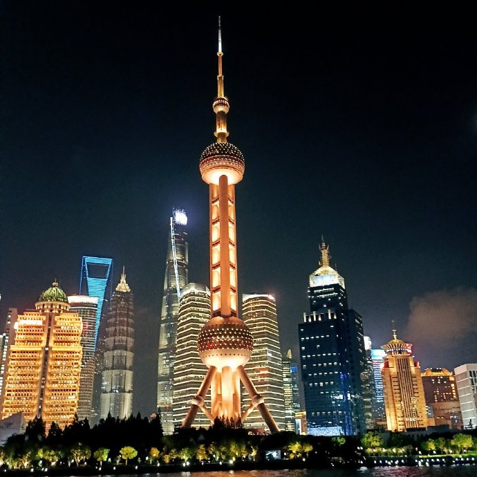 上海，梦想起航之地，学习铸就自信辉煌